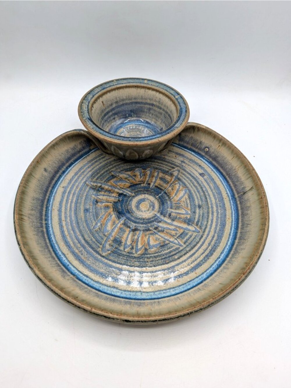 Studio Art Pottery Chip and Dip Bowl Crudite Serving Dish Blue Sun Pattern 12"